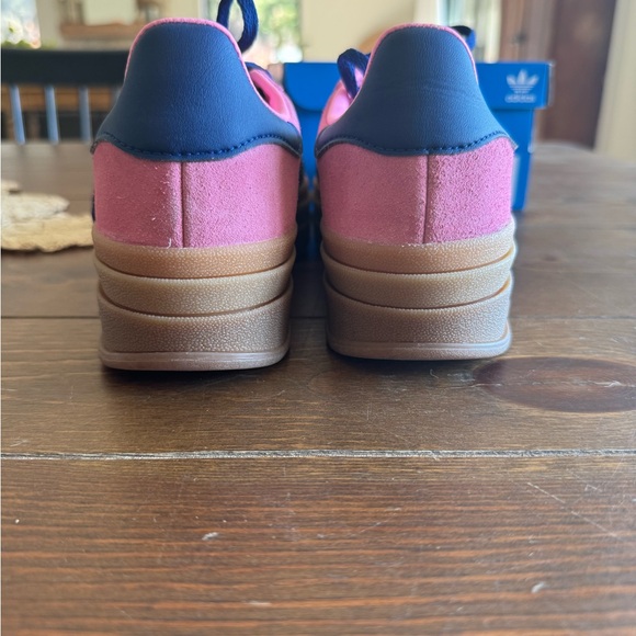 New in box never worn. These run 1/2 to full size large - Picture 2 of 10